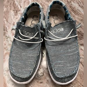 NWOT Men’s Hey Dude Shoes